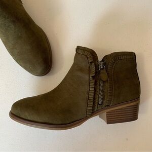 MIA Olive Green Faux Suede Ruffle Mable Ankle Bootie Boots Size 8.5 Wide NWOB